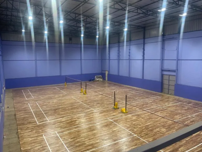 3 Badminton Courts, Teak Wood Flooring – Channawar E Mandir – photo 3