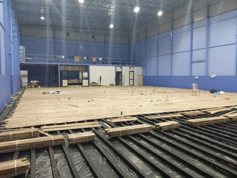 3 Badminton Courts, Teak Wood Flooring – Channawar E Mandir – photo 4