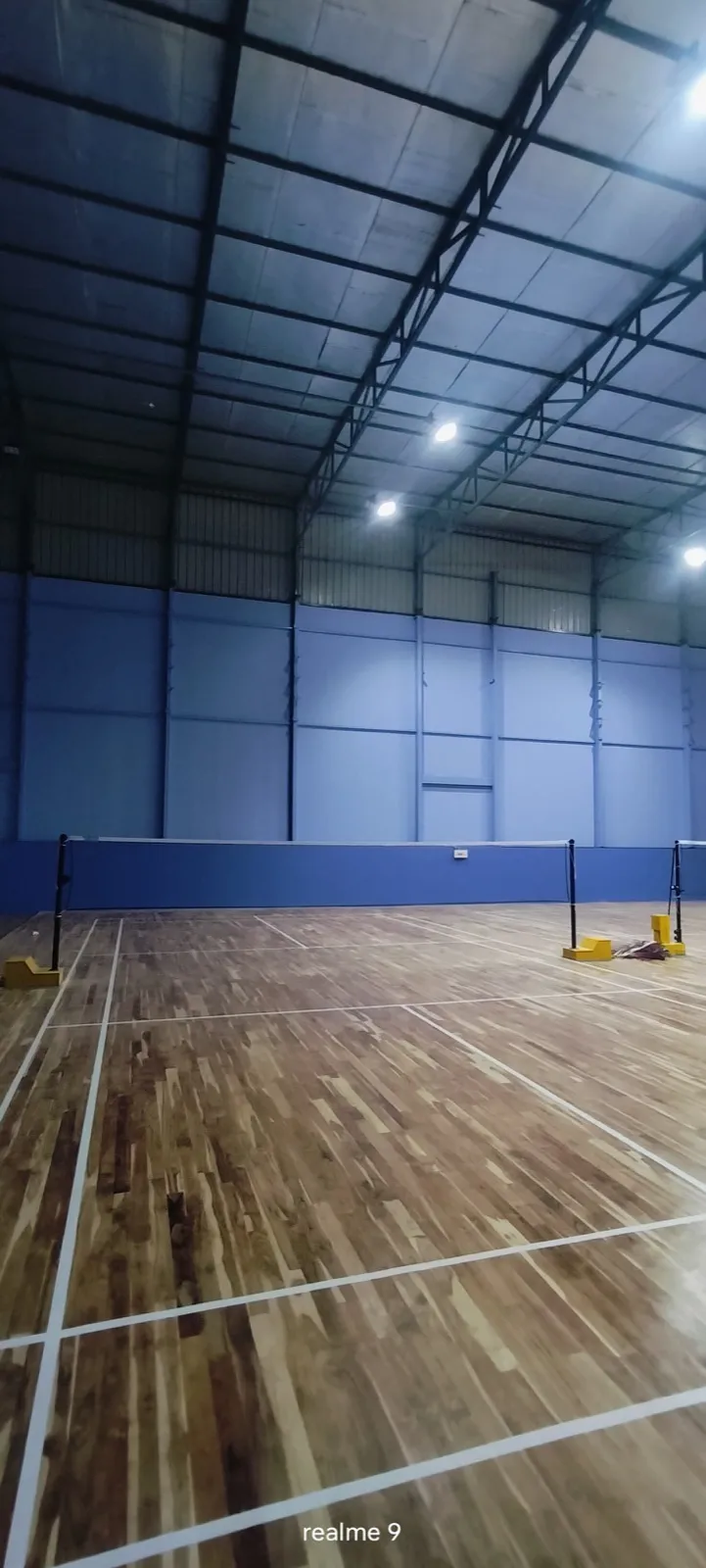 3 Badminton Courts, Teak Wood Flooring – Channawar E Mandir – photo 6