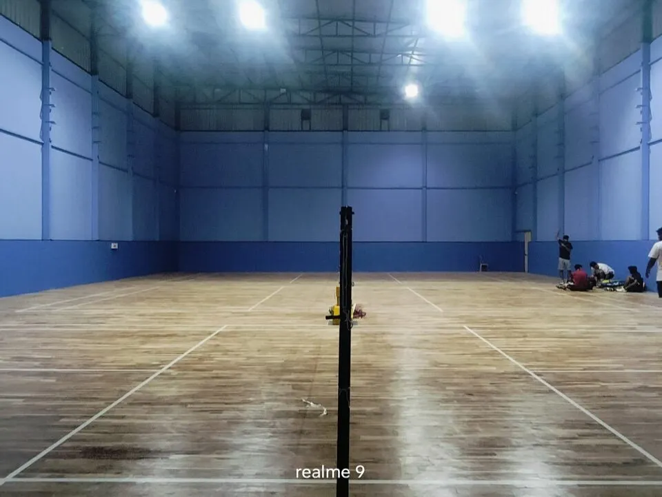 3 Badminton Courts, Teak Wood Flooring – Channawar E Mandir – photo 8