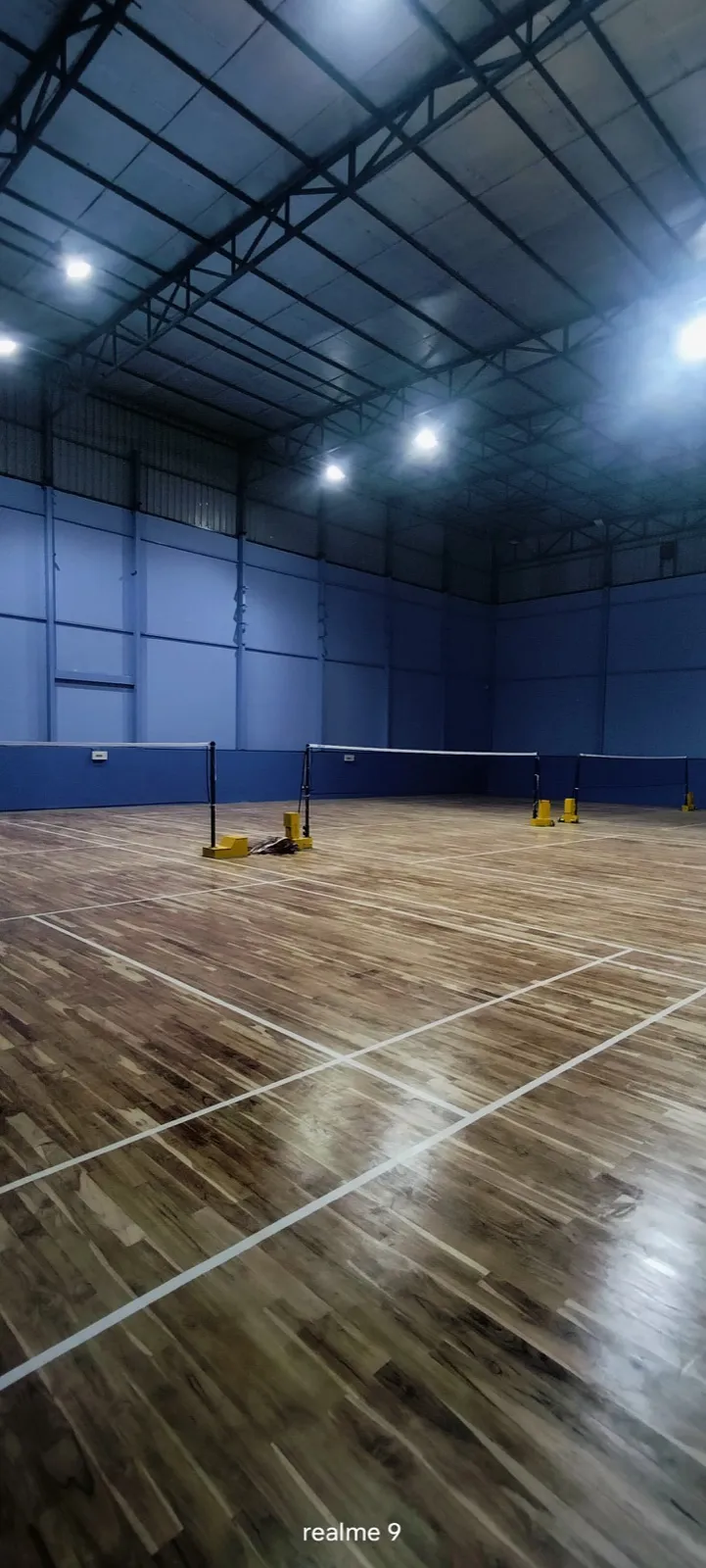 3 Badminton Courts, Teak Wood Flooring – Channawar E Mandir – photo 9