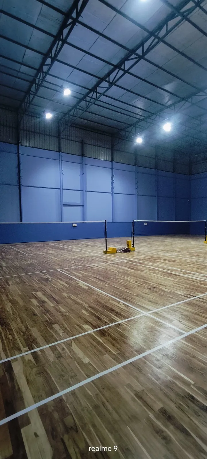 3 Badminton Courts, Teak Wood Flooring – Channawar E Mandir – photo 10